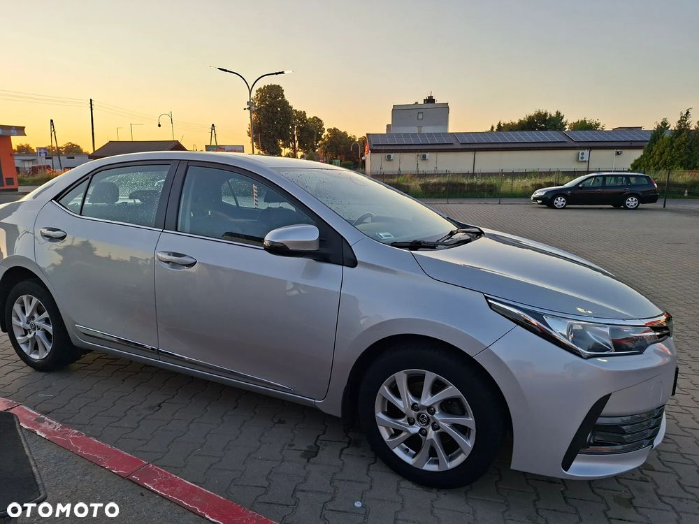 Toyota Corolla 1.6 Comfort - 1