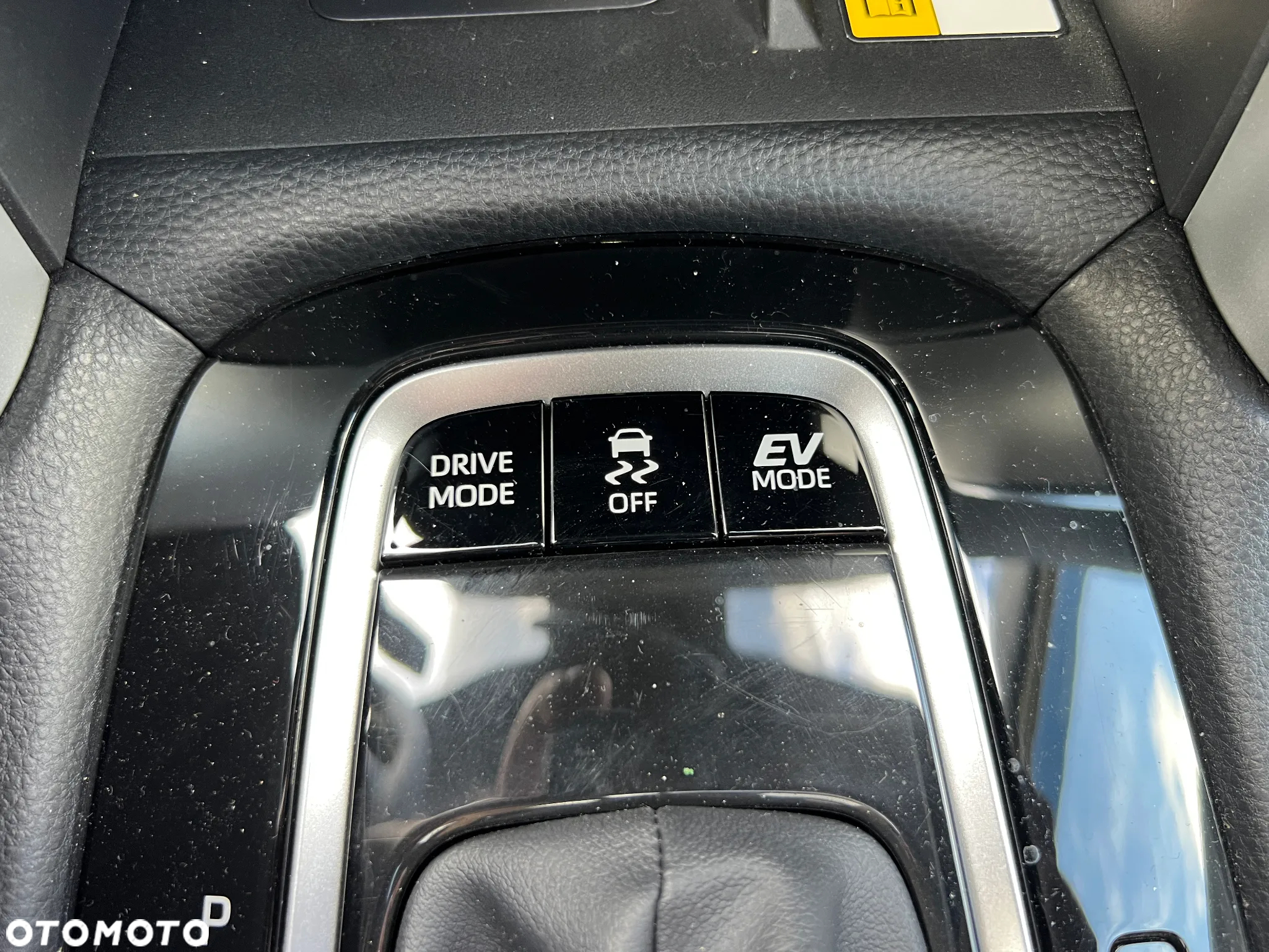 Toyota Corolla Cross 2.0 Hybrid Executive AWD - 23