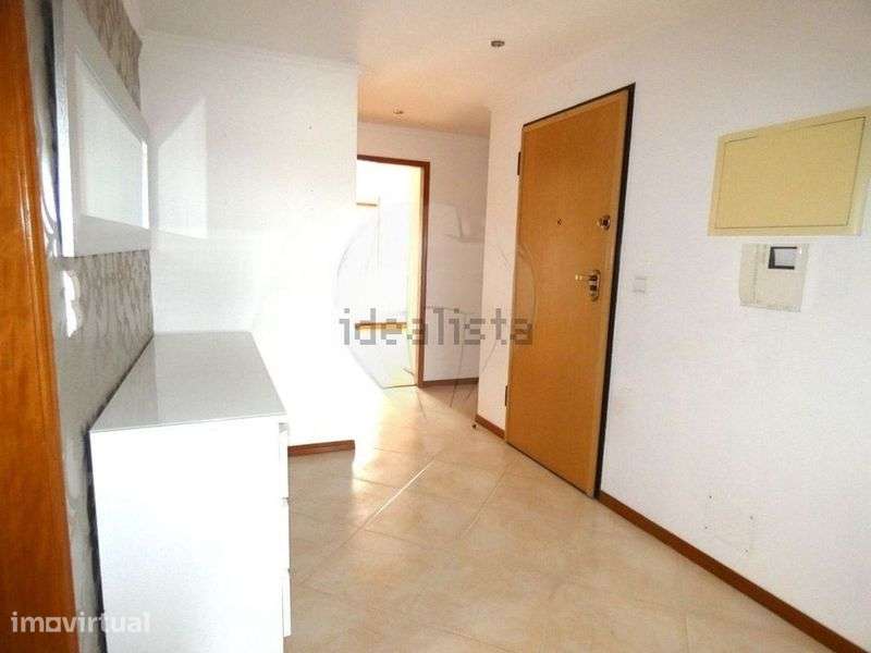 Aluga-se apartamento - Santa Marta do Pinhal - Grande imagem: 4/10
