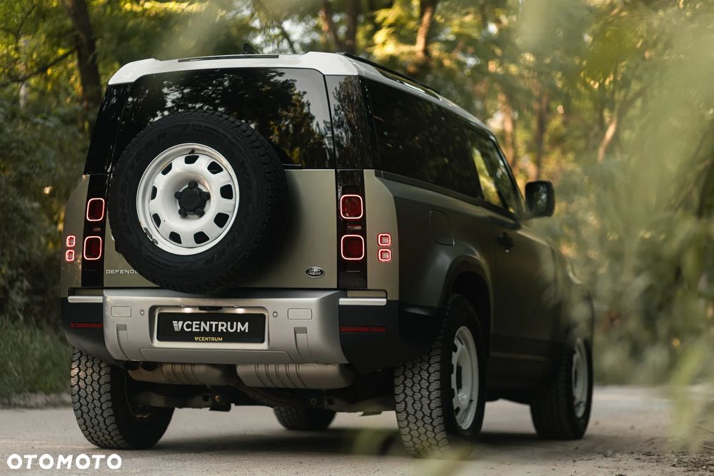 Land Rover Defender 3.0 D200 mHEV - 17