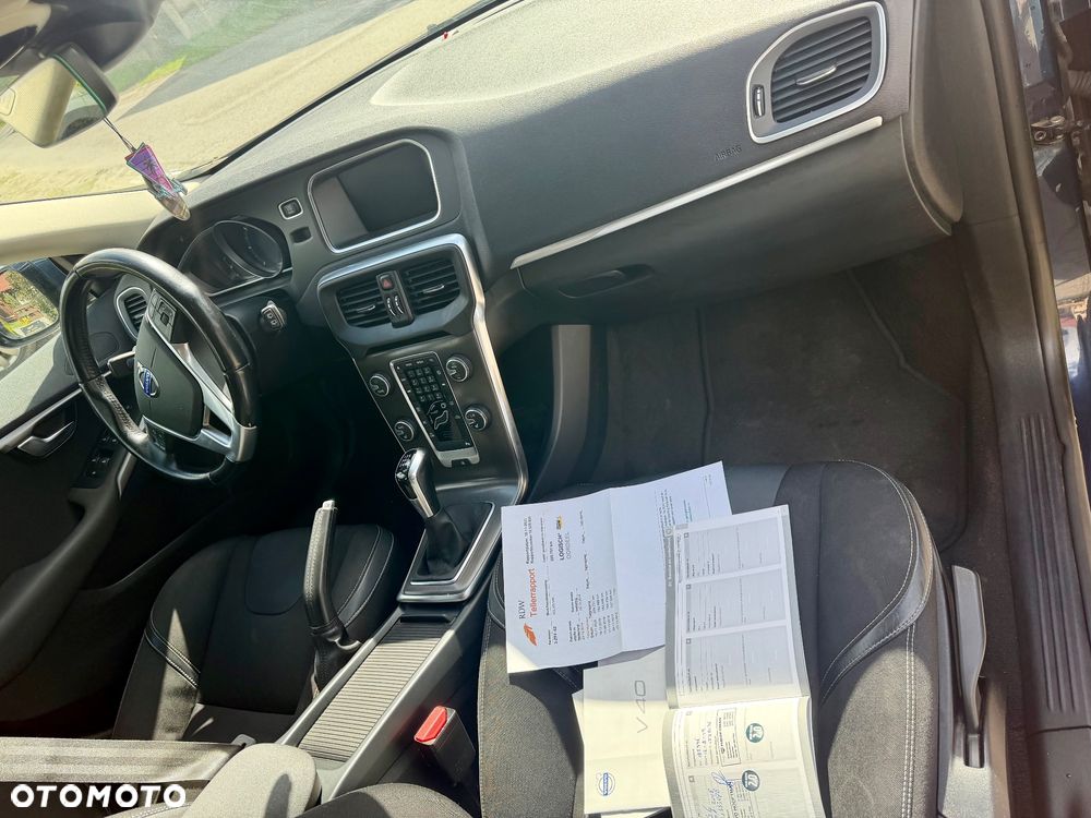 Volvo V40 D4 Drive-E Momentum - 10