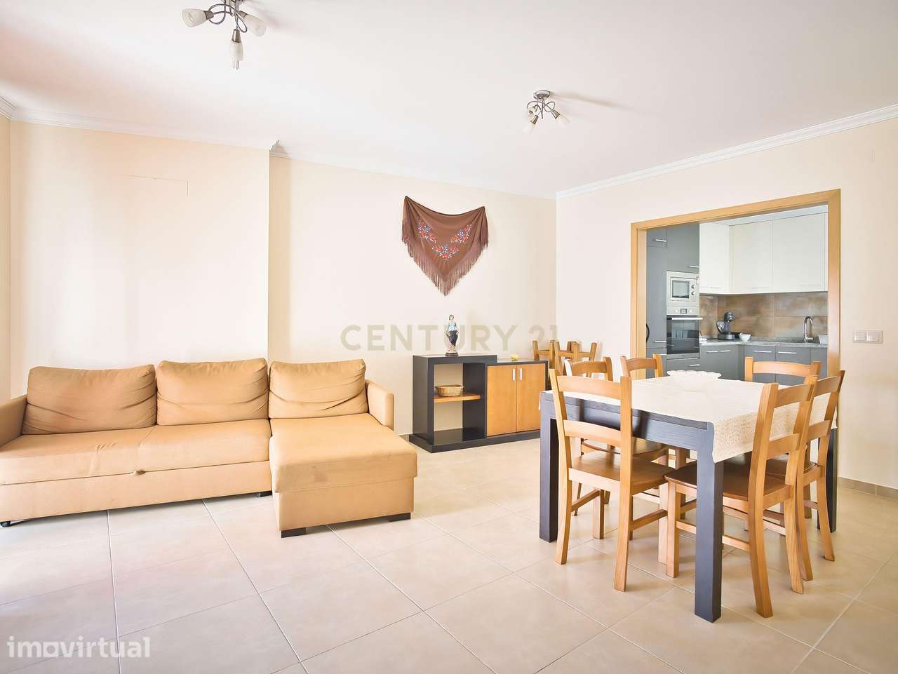 Apartamento T3 Espaçoso e Acolhedor, a Passos do Mar na Nazaré. - Grande imagem: 3/24