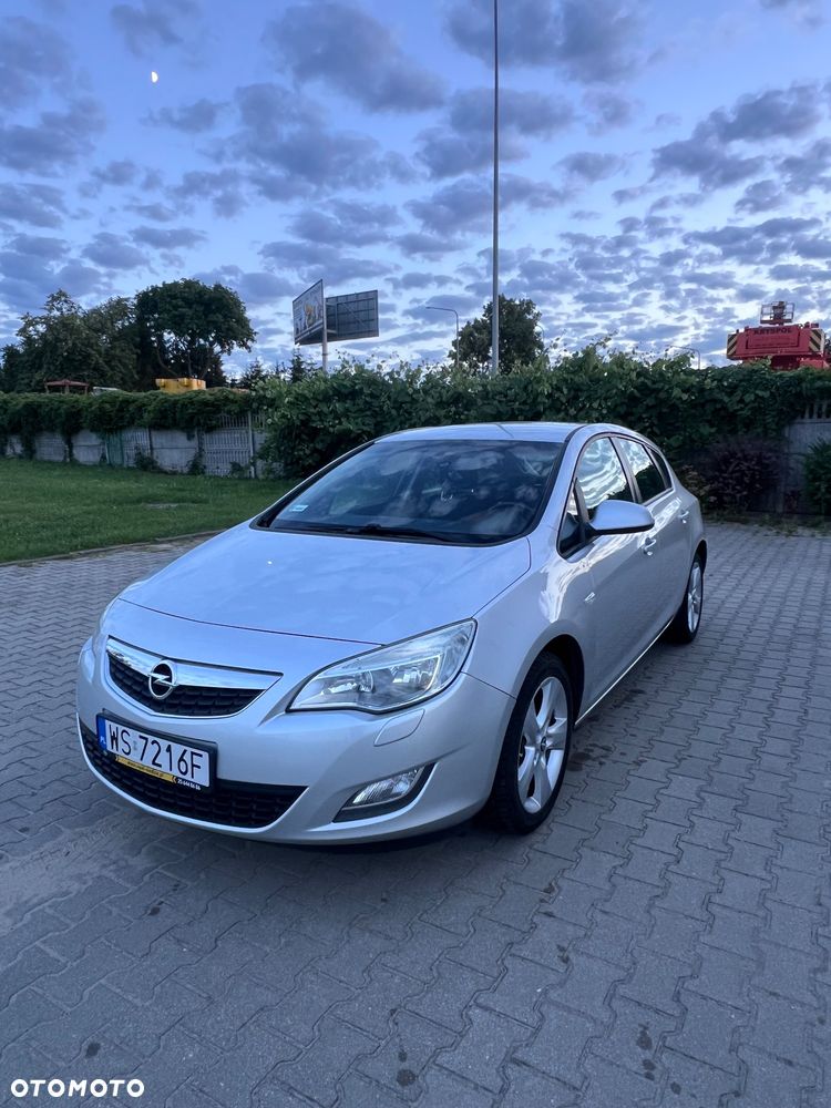Opel Astra 1.6 Enjoy - 1