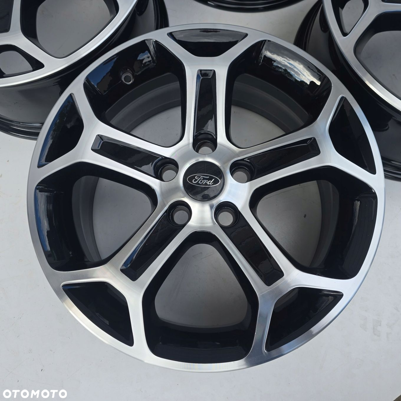 FORD MONDEO S-MAX C-MAX KUGA FOCUS 17 5x108 ET55 4X - 3