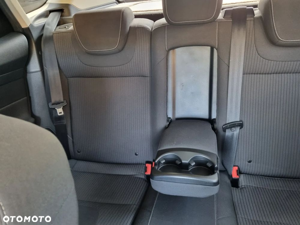 Ford Focus ver-1-6-ecoboost-titanium - 13