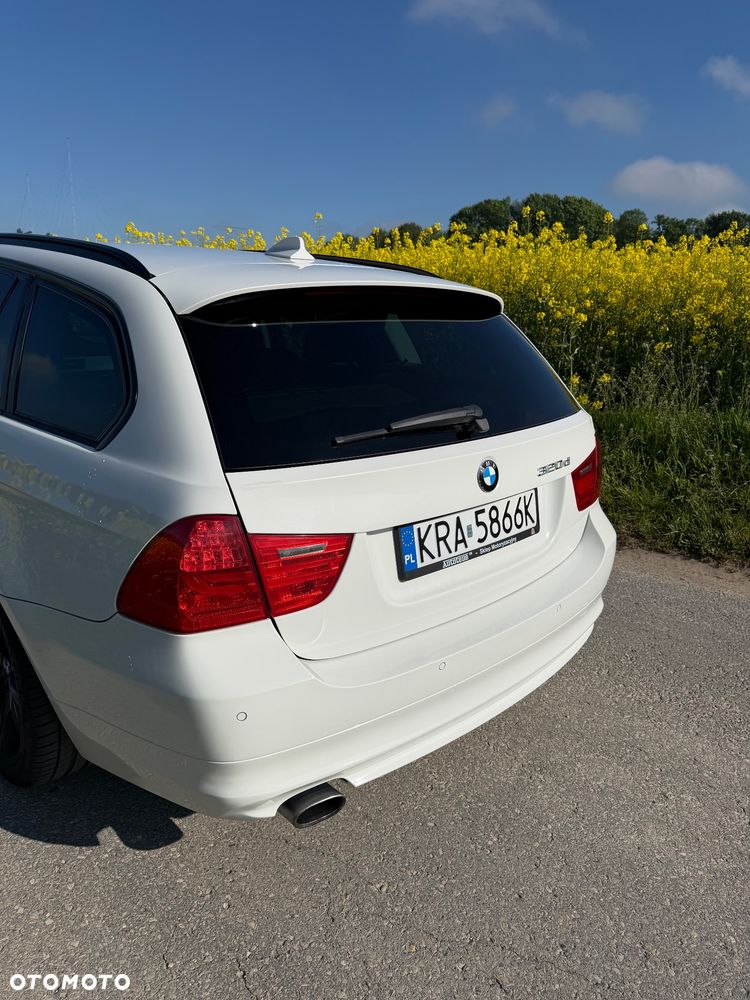 BMW Seria 3 320d - 12