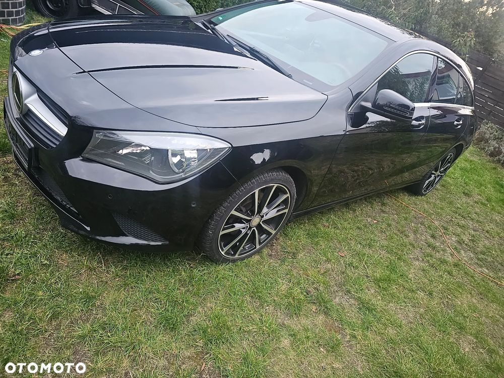 Mercedes-Benz CLA 200 CDI 7G-DCT AMG Line - 2