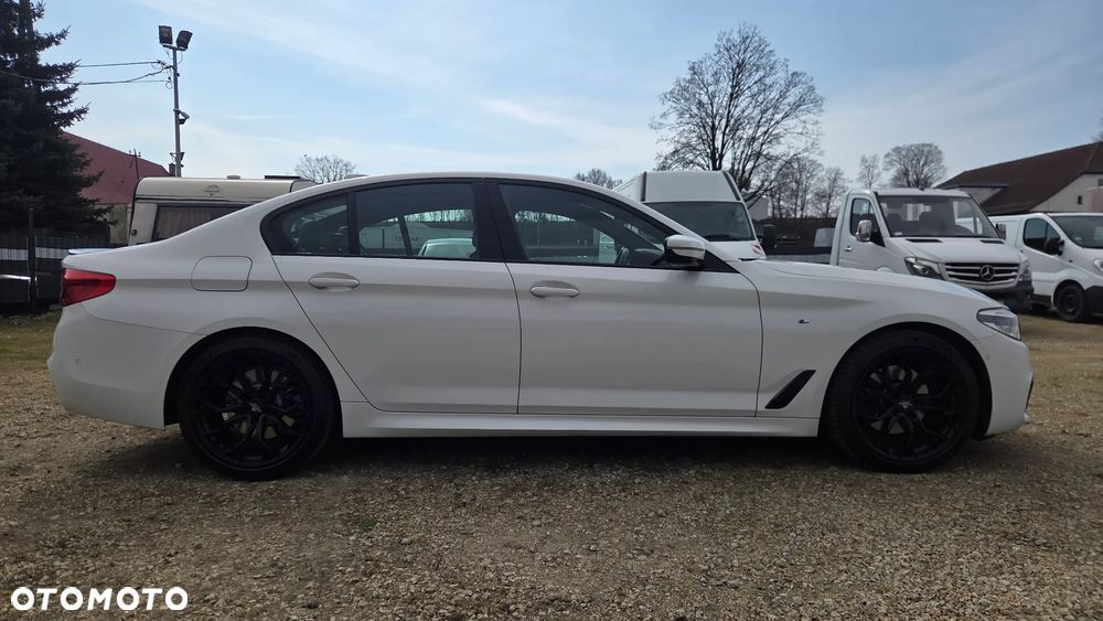 BMW Seria 5 520d xDrive M Sport sport - 9