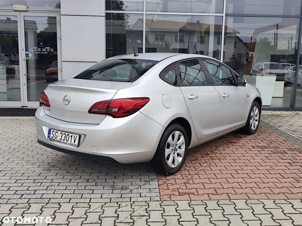 Opel Astra 1.6 Business EU6 - 3