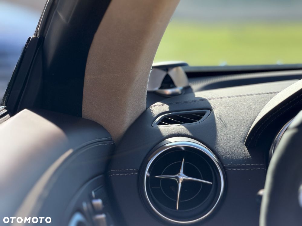 Mercedes-Benz SL 63 AMG AMG Speedshift MCT 7-Gang Sportgetriebe AMG Performance Package - 23