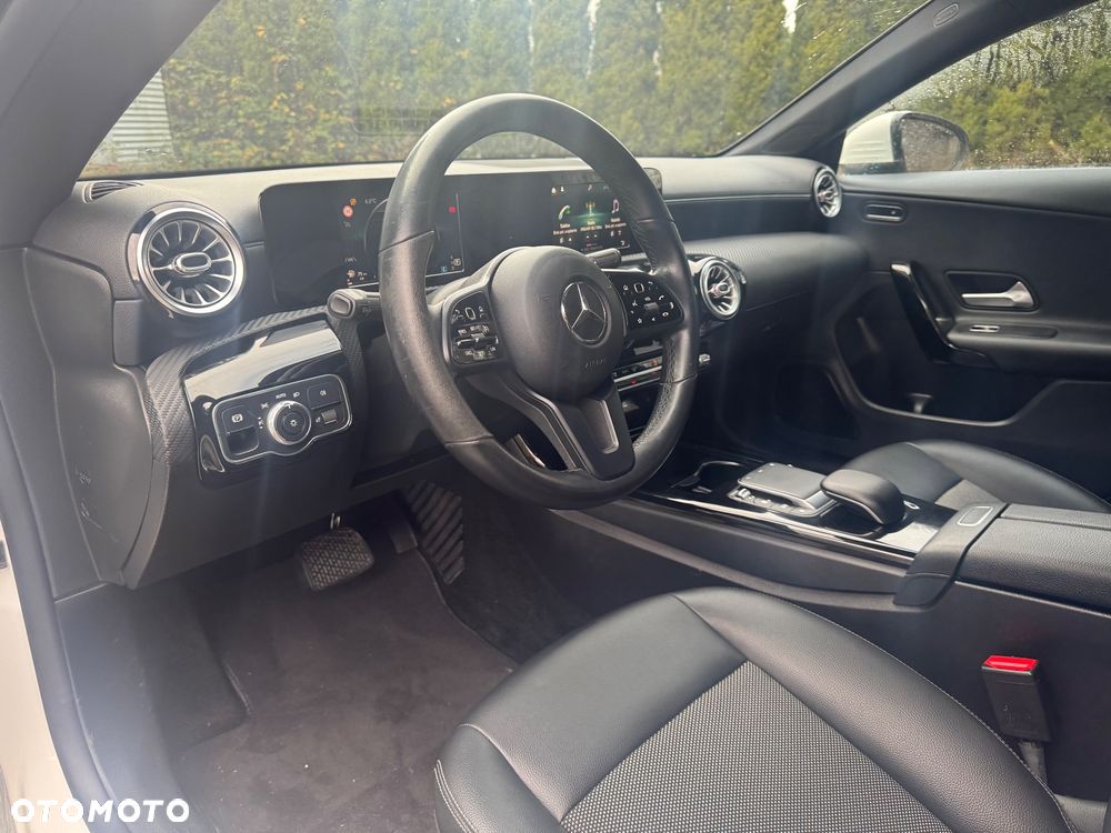 Mercedes-Benz CLA 180 Edition 1 7G-DCT - 37