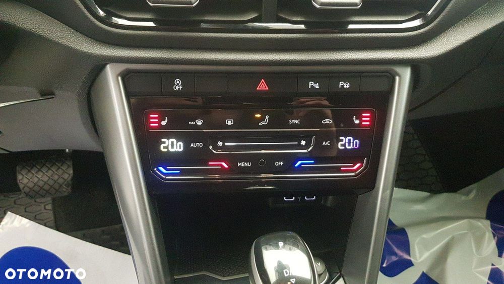 Volkswagen T-Roc - 23