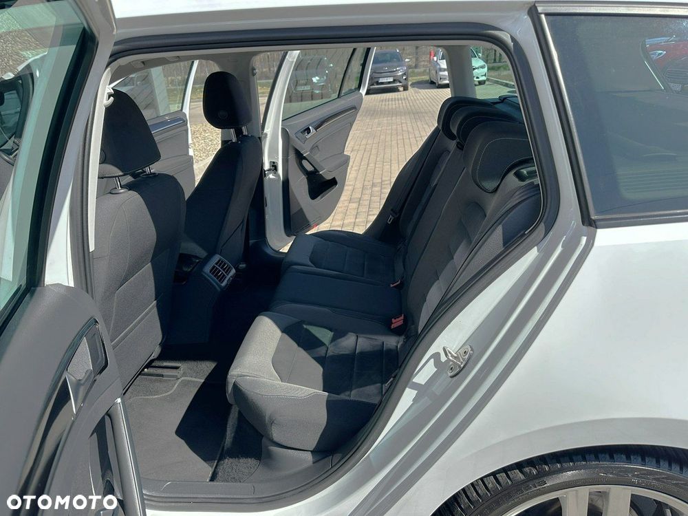 Volkswagen Golf Variant 1.5 eTSI EVO R-Line DSG - 15