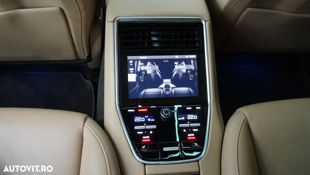 Porsche Panamera 4 E-Hybrid - 10