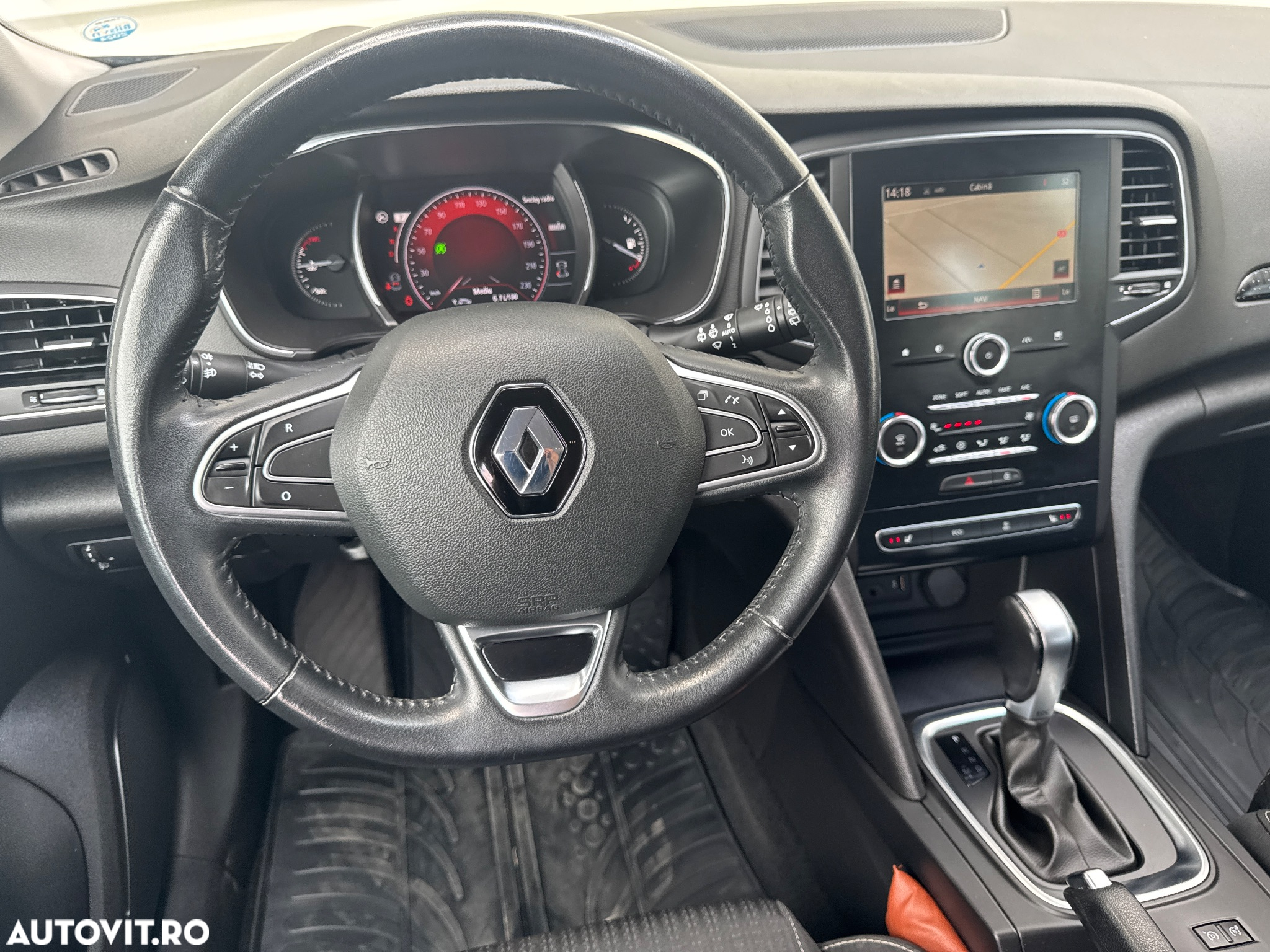 Renault Megane ENERGY dCi 110 EDC INTENS - 6