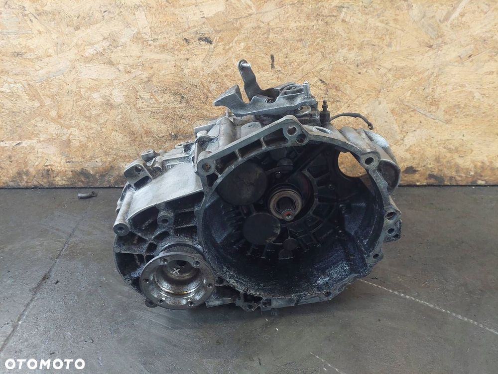 SKRZYNIA BIEGÓW VOLKSWAGEN PASSAT B6 2.0 TDI MANUAL 6 BIEGÓW HDV - 1