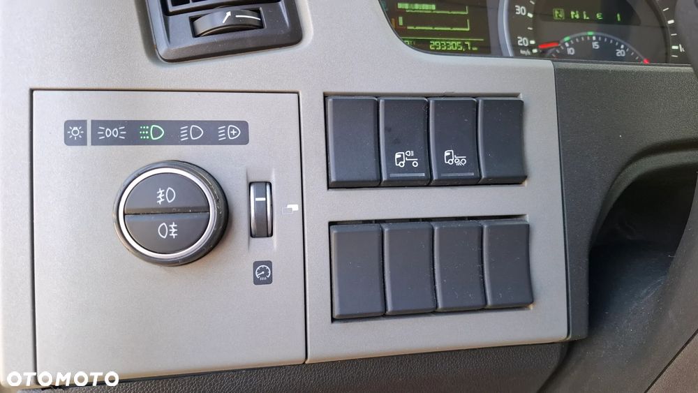 Volvo FM 330* 4x2 *+ DŻWIG KRAN HDS ATLAS 135.2  WYSÓW 9.8m* Kran* Sterowanie manualne* Skrzynia 5.6m* 293000km - Wyjątkowo zadbany* z NIEMIEC - 12