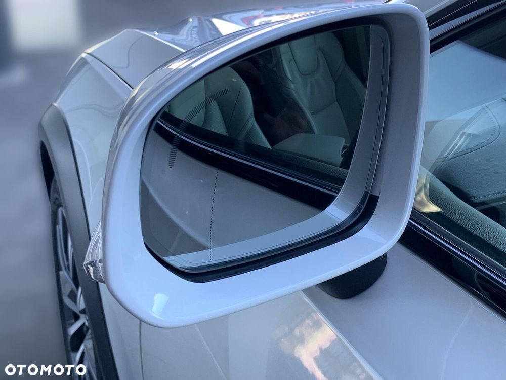 Volvo V90 Cross Country - 25