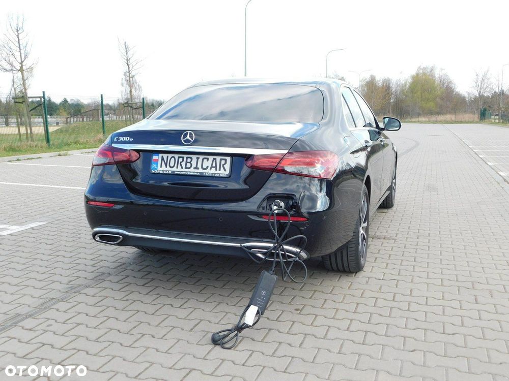 Mercedes-Benz Klasa E - 23