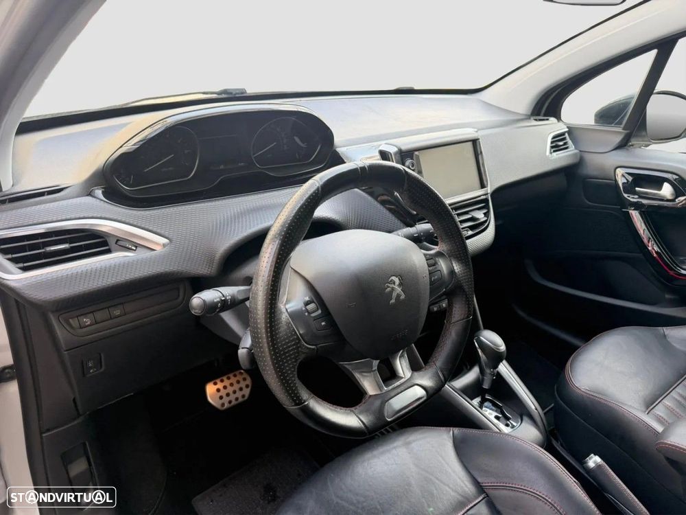 Peugeot 208 1.2 PureTech GT Line EAT6 - 4