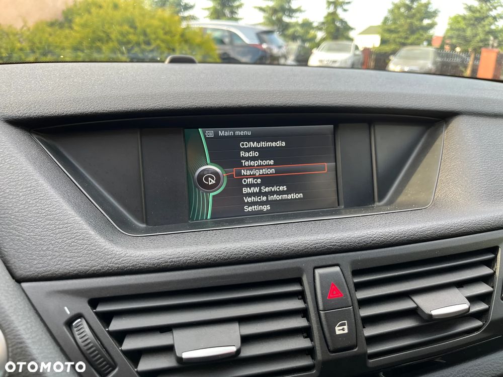 BMW X1 xDrive18d - 13
