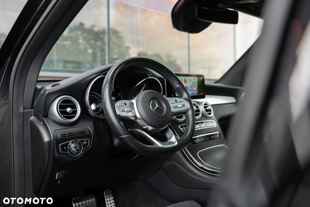 Mercedes-Benz GLC 200 4Matic 9G-TRONIC AMG Line - 24