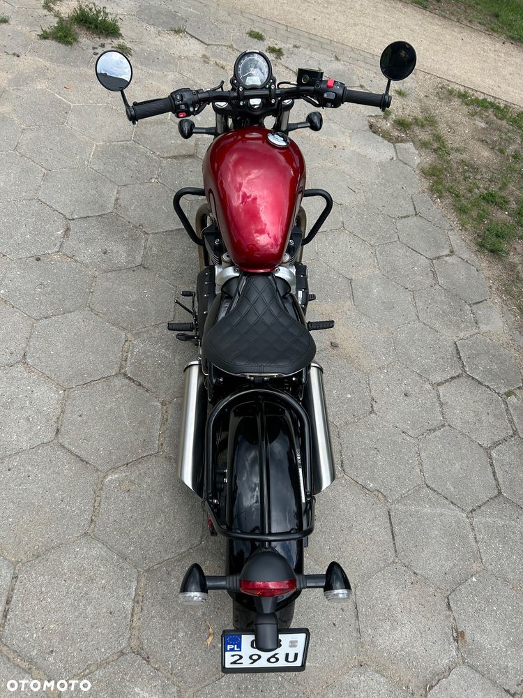 Triumph Bonneville Bobber - 16