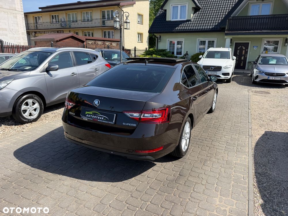Skoda Superb 2.0 TDI Style - 34