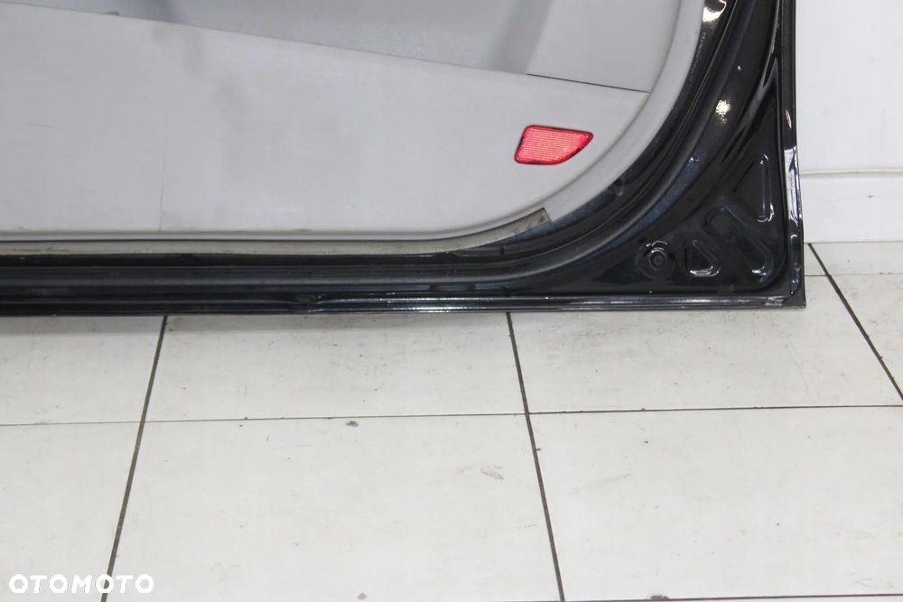 KIA CEED I 2006R- DRZWI PRAWE PRAWY PRZÓD PRZEDNIE 1K - KOD LAKIERU - 8