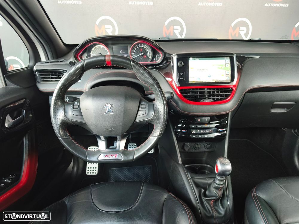 Peugeot 208 1.6 THP GTi - 11