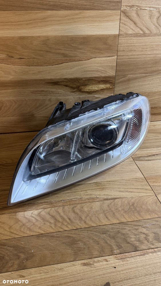 VOLVO S80 V70 XC70 LAMPA PRZEDNIA LEWA 31420013 - 1
