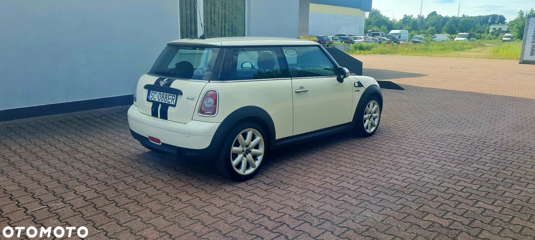 MINI ONE Standard - 13