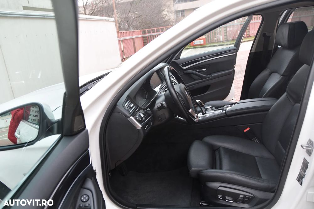 BMW Seria 5 525d Aut. - 11