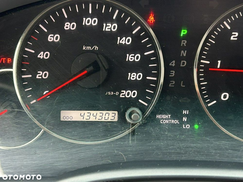 Toyota Land Cruiser - 22