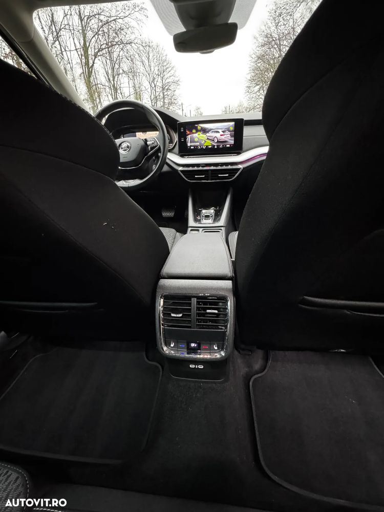 Skoda Octavia Combi 2.0 TDI DSG Exclusive Plus - 32