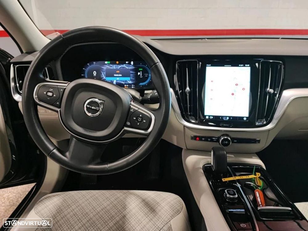Volvo V60 2.0 T6 AWD TE Core - 4