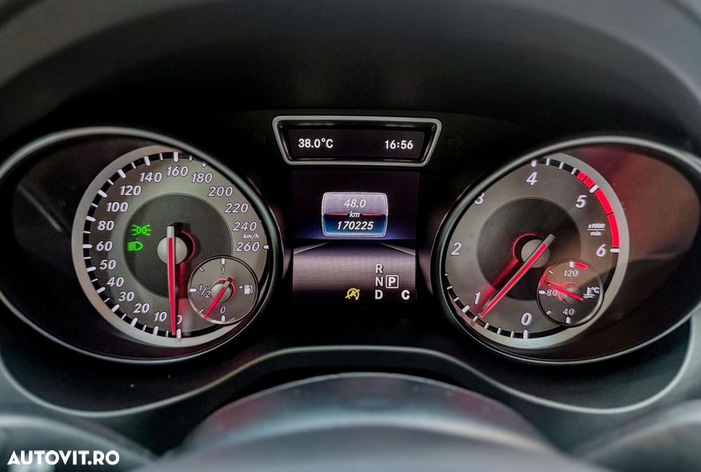 Mercedes-Benz CLA 200 d 7G-DCT AMG Line - 10