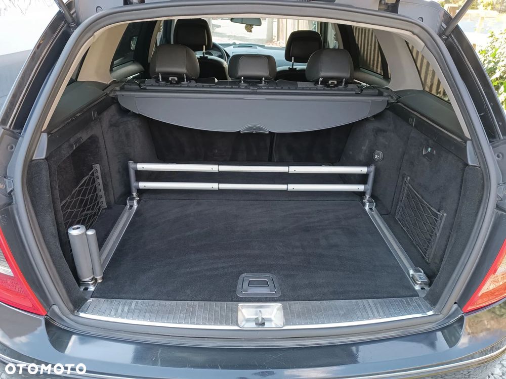 Mercedes-Benz Klasa C 220 CDI DPF Automatik Avantgarde - 23