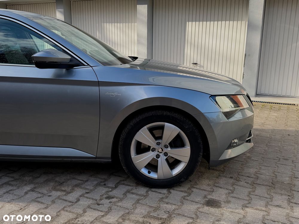 Skoda Superb 2.0 TDI L&K DSG - 17