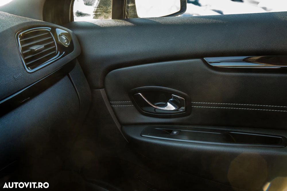 Renault Grand Scenic ENERGY dCi 130 S&S Bose Edition - 32