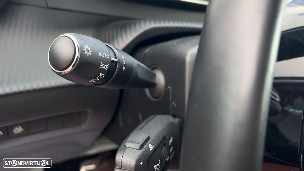 Peugeot e-208 50 kWh GT - 10