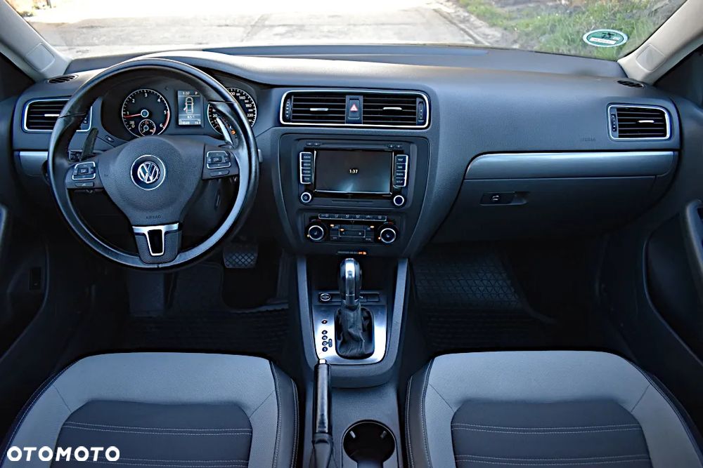 Volkswagen Jetta 1.6 TDI DSG Blue Motion Technology Life - 6
