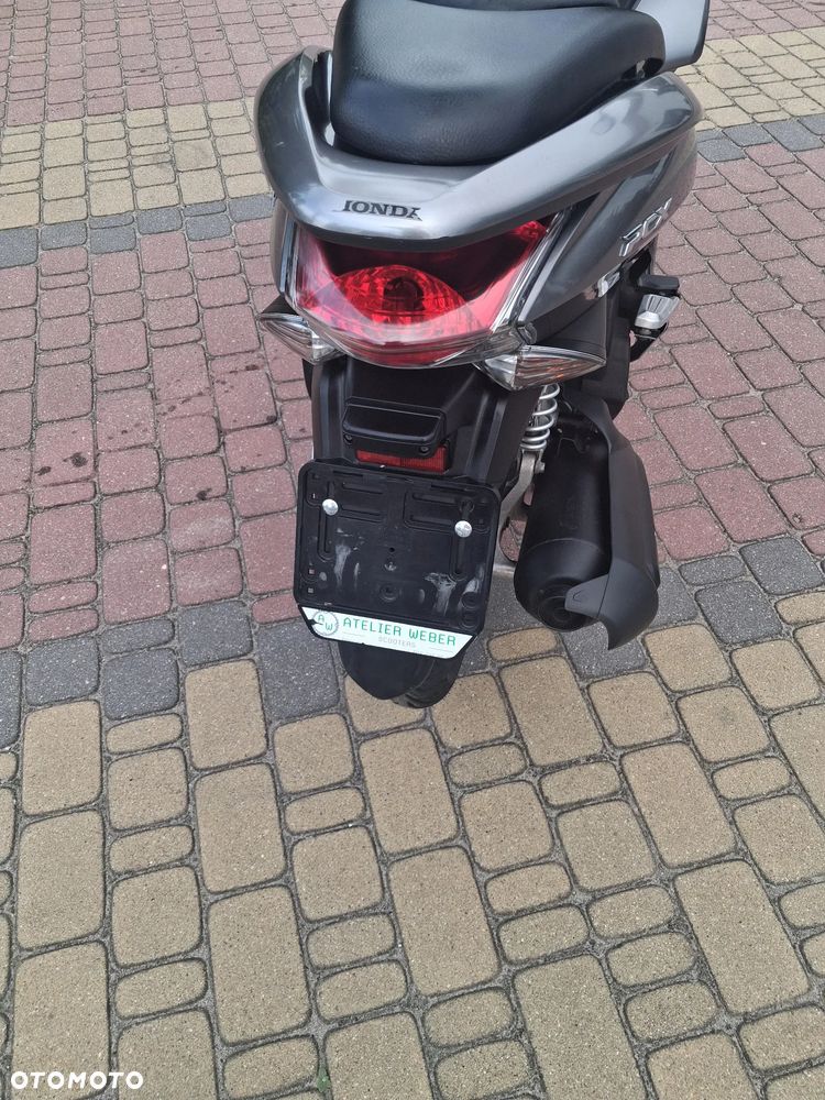 Honda PCX - 9