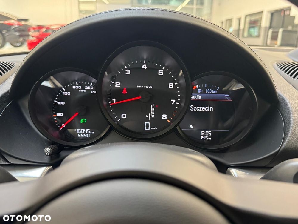 Porsche 718 Cayman - 21