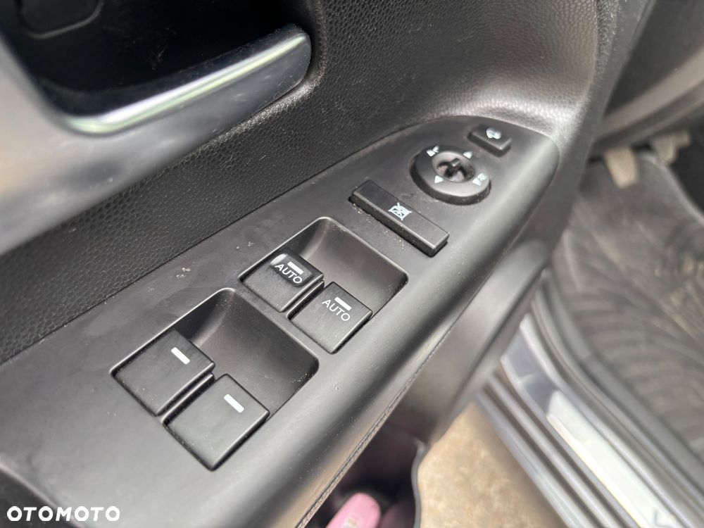 Kia Venga 1.6 CRDi L - 11