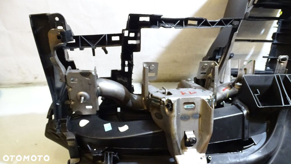 DESKA ROZDZIELCZA PEUGEOT 207 1.6HDI - 12