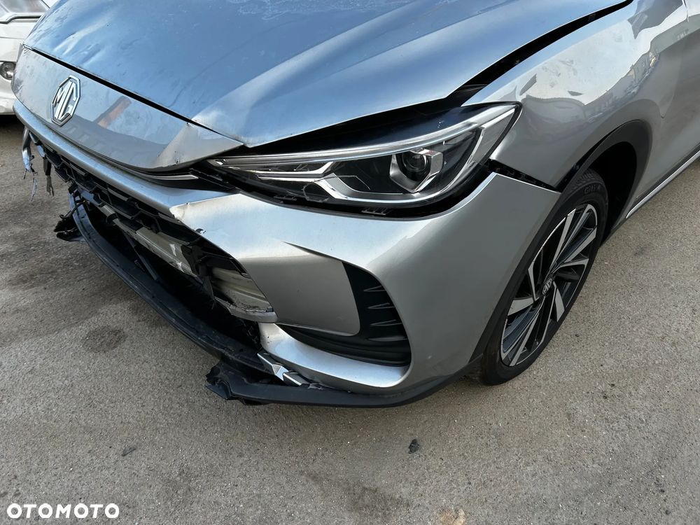 MG ZS Hybrid+ - 13