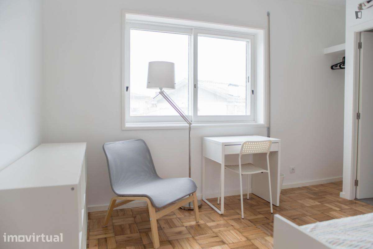 Quarto - localizado em Rio Tinto Porto - Grande imagem: 2/21