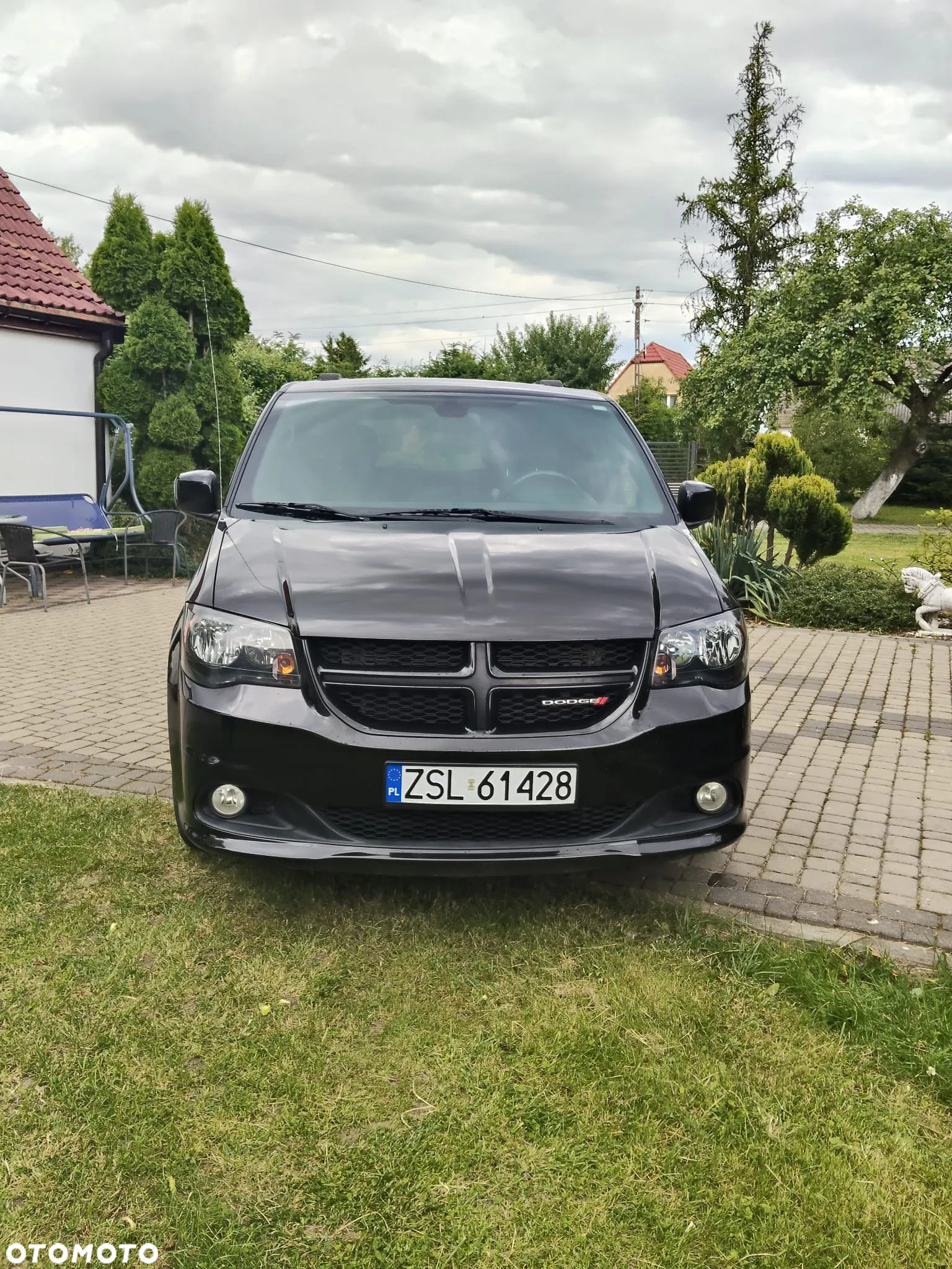 Dodge Grand Caravan - 2