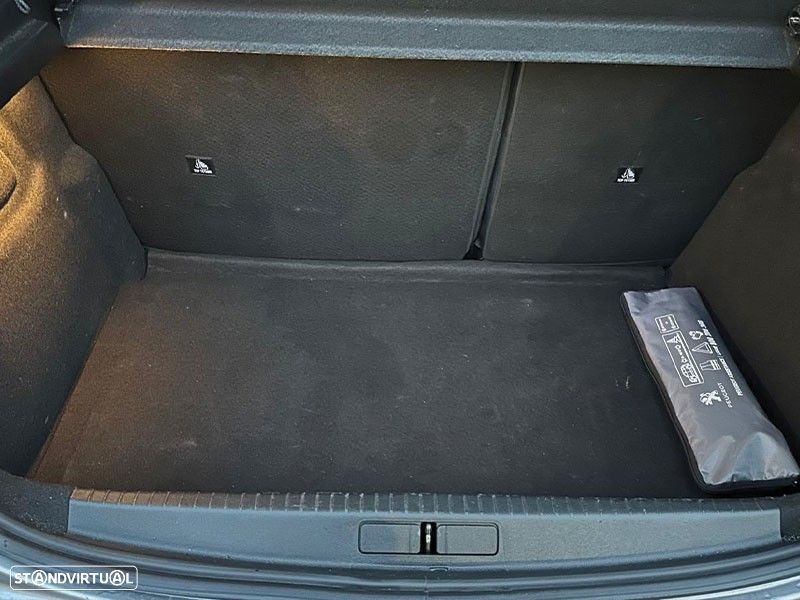 Peugeot 208 1.2 PureTech Active - 5